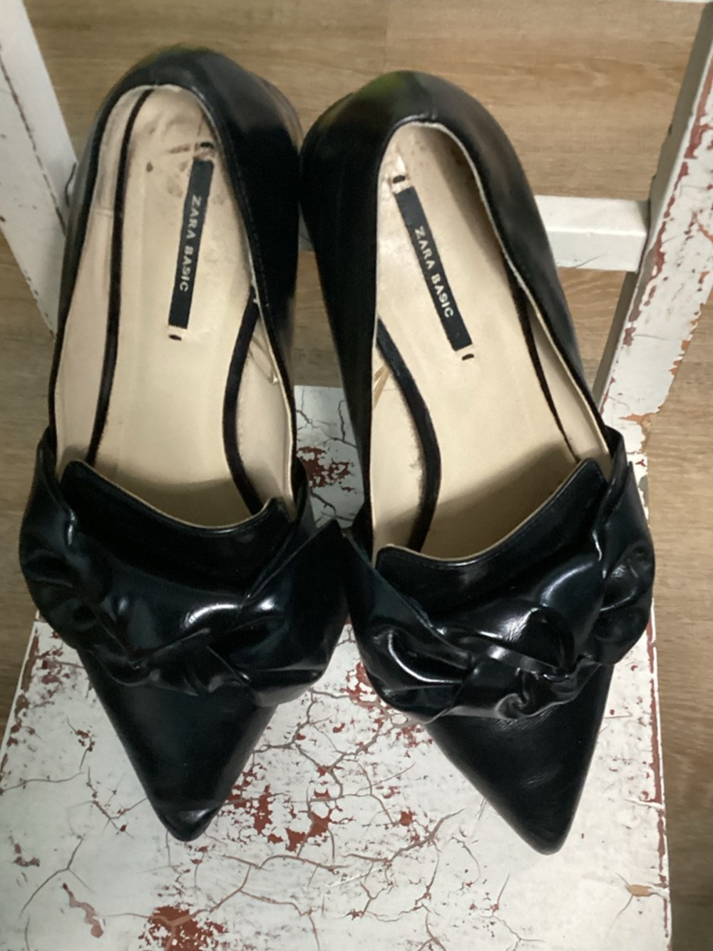 Zara Black Pointed-Toe Knot Detail Pumps